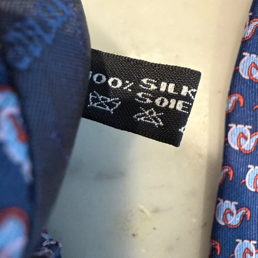 Salvatore Ferragamo Mens Silk Tie Navy Blue Elephant Print Italy 3.25 Inch Width
